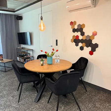 Aleja Wolnosci * 노비 삭츠